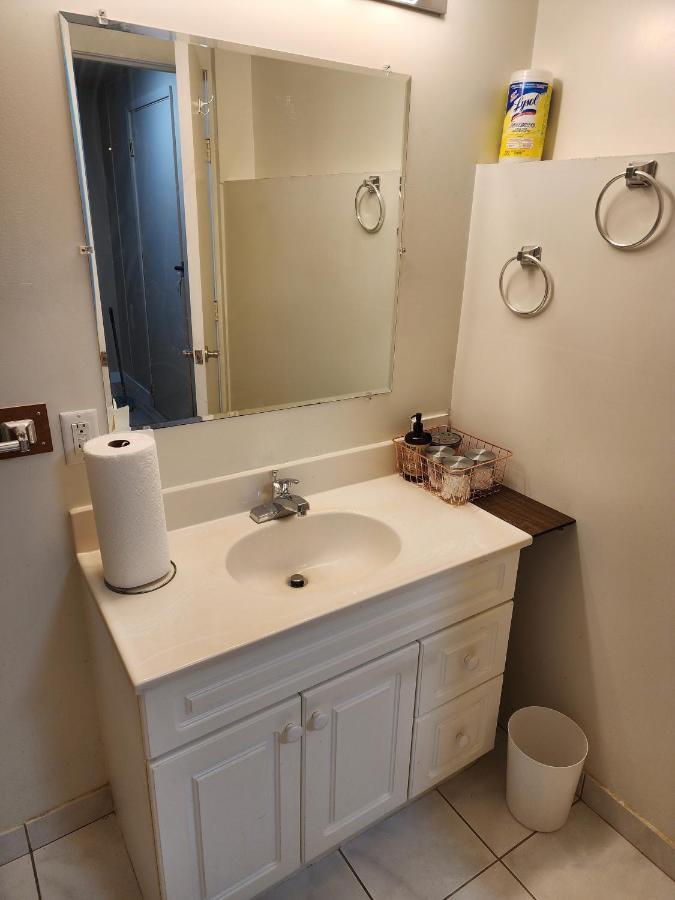 Economical Homestay Burnaby Dış mekan fotoğraf
