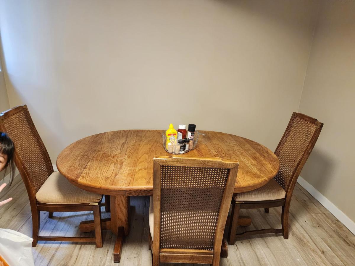 Economical Homestay Burnaby Dış mekan fotoğraf