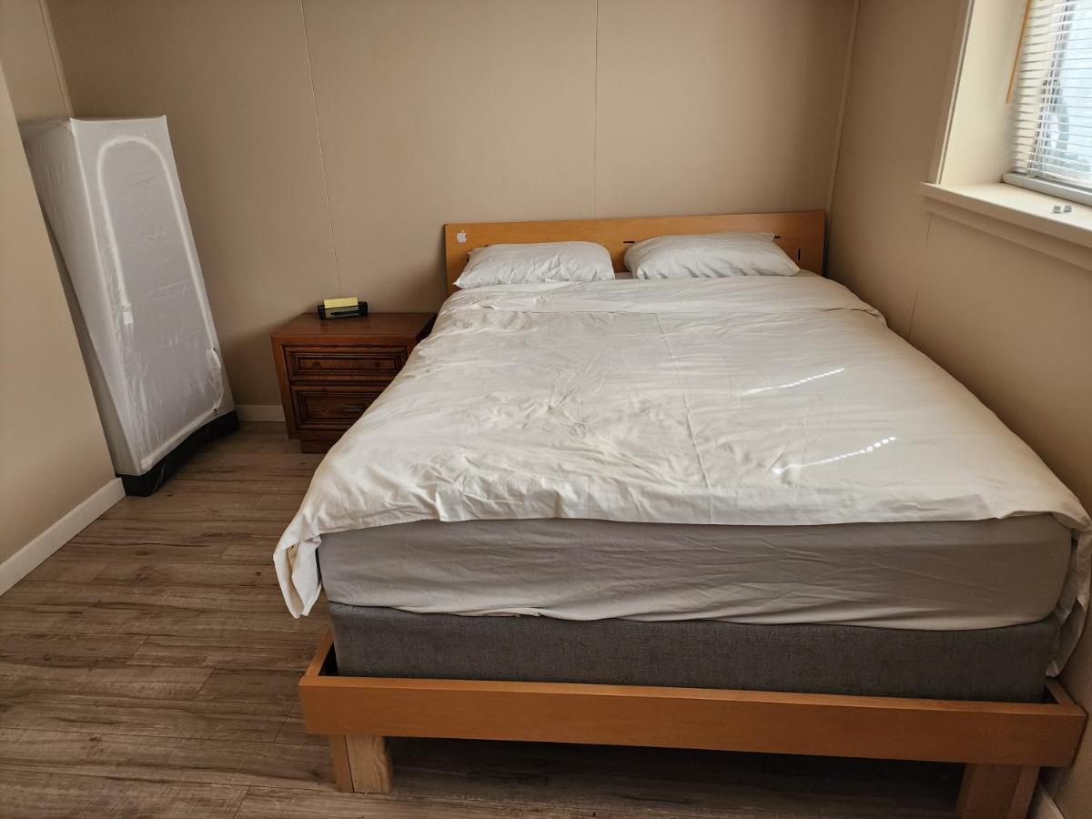 Economical Homestay Burnaby Dış mekan fotoğraf